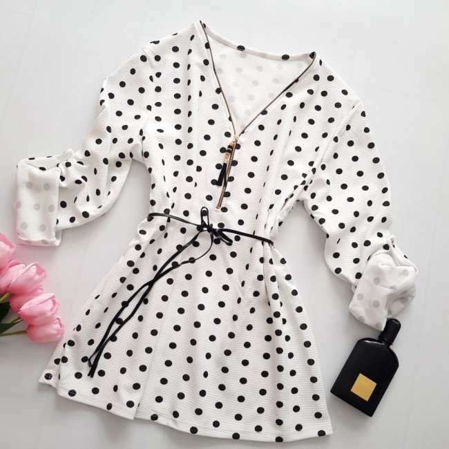 Bluza alba cu bulinute