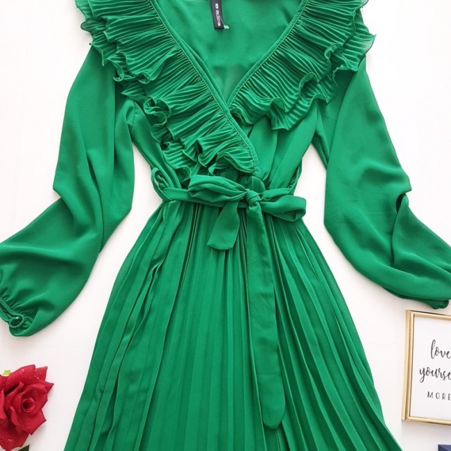 Rochie lunga verde cu pliuri si volanase