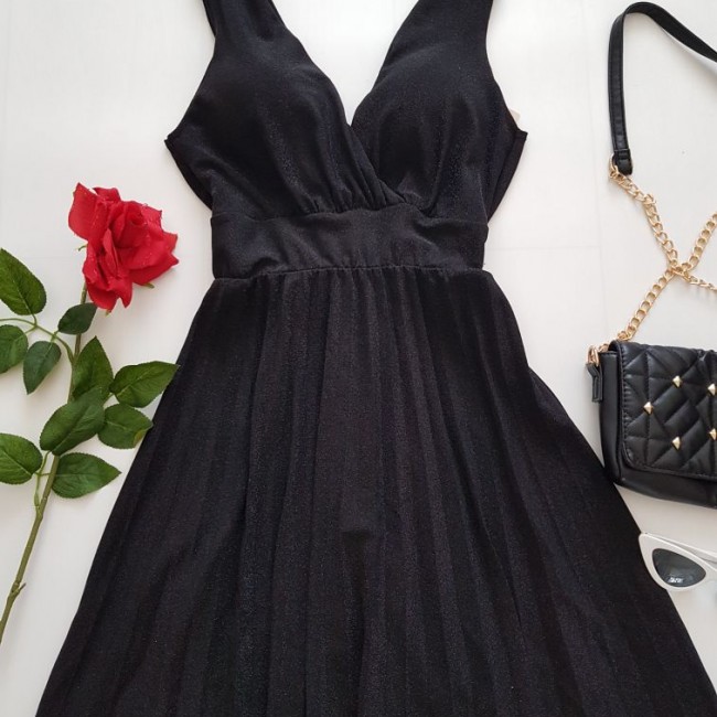 Rochie neagra de seara cu pliuri