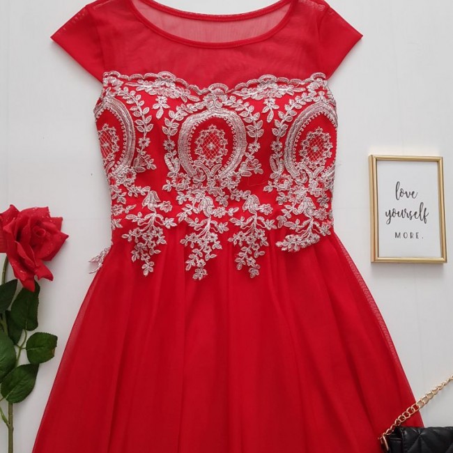 Rochie rosie de seara cu broderie 